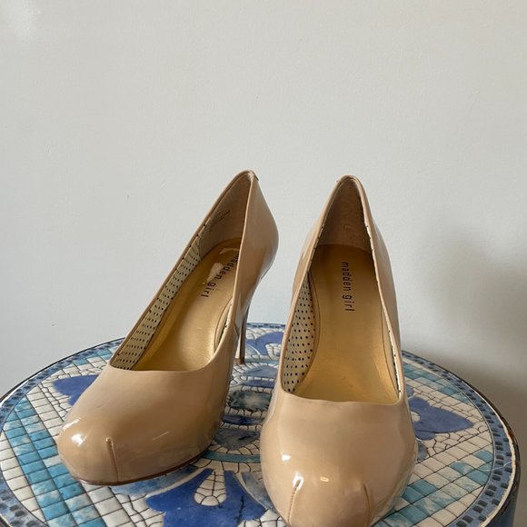 Nude Round Toe Pumps - Picture 2 of 2